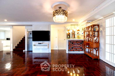 Condos for sale Sukumvit 39 : 3-BR Condo at Supalai Place Sukhumvit 39 near BTS Phrom Phong (ID 828965)