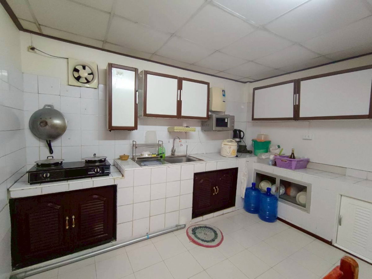 รูป 🏡 บ้านเดี่ยว 1 ชั้น ทำเลสะพานสูง ราคาแค่ 2.8 ล้าน!   ใกล้รถไฟฟ้า 2 สาย | ที่จอดรถ 3 คัน | พร้อมอยู่ทันที 🔥  List No.94711 - รูปที่ 3/10