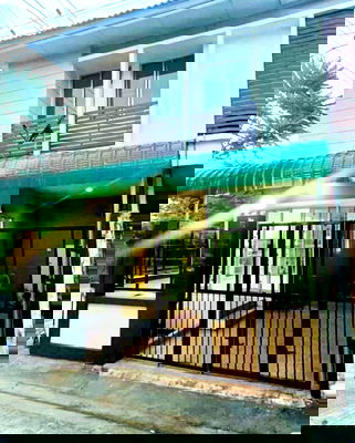 ทาวน์โฮมให้เช่า : หลังมุม 3 นอน ซอยมิสทีน MRTราษฎร์พัฒนา 2.3 กม. ให้เช่าทาวน์เฮ้าส์ 2 ชั้น3 น้ำ 24 ตร.วา. 190 ตร.ม.ร่มรื่น