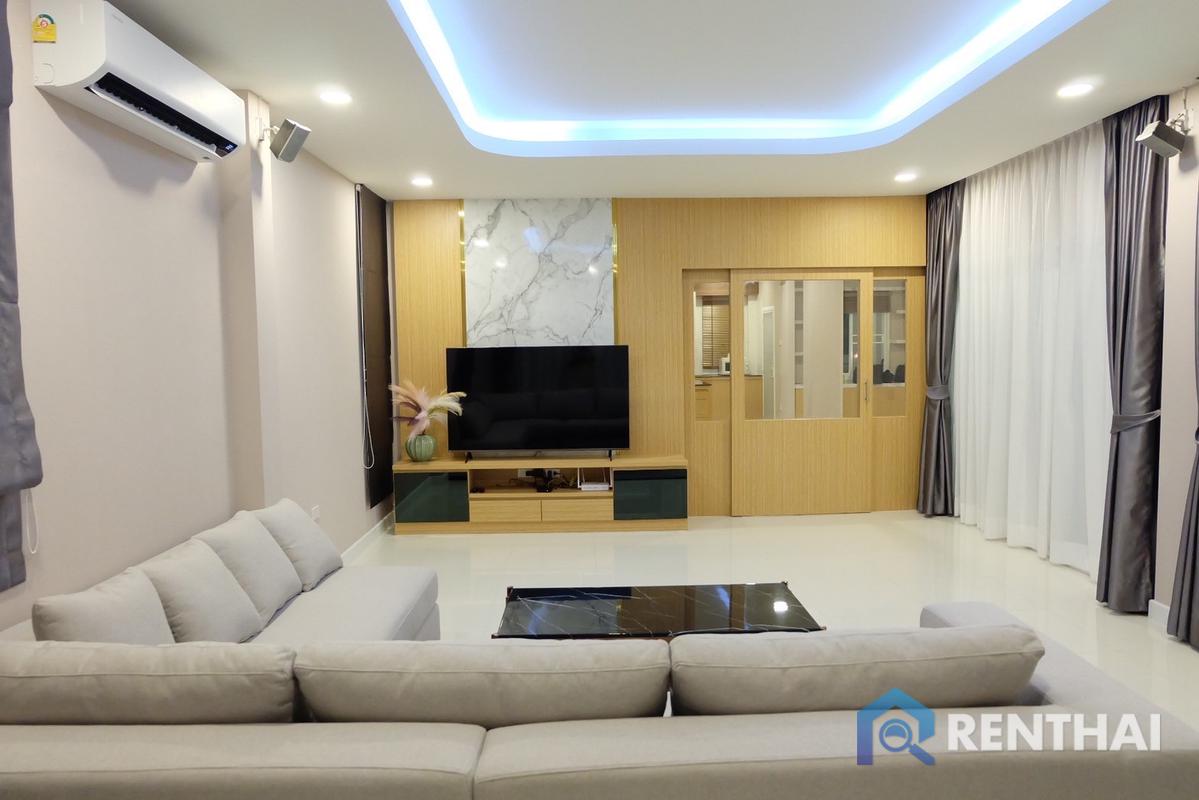 picture For Rent: 2-Storey Detached House with Private Swimming Pool - 5/25