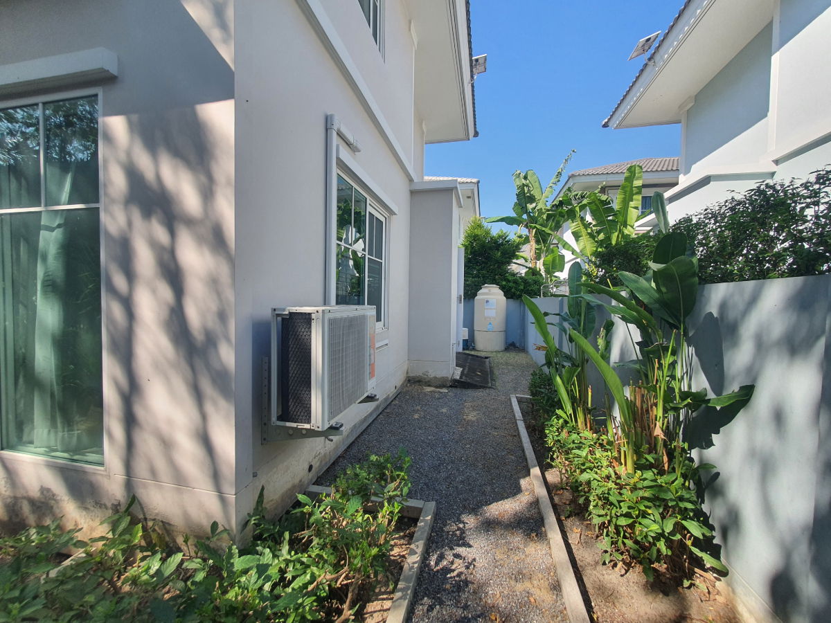 รูป ขายบ้านเดี่ยวหลังมุม ม.วิลลาจจิโอ ปิ่นเกล้า-ศาลายา จาก Land & Houses  บ้านสวย สไตล์ Urban Cottage, สวนรอบบ้านร่มรื่น, ใกล้มหาวิทยาลัยมหิดล เพียง 3 กม.  - รูปที่ 13/48