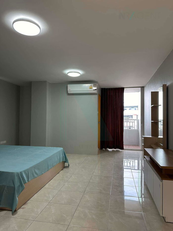 รูป ให้เช่าคอนโด รัชดา ซิตี้ 18 อาคาร 1 ชั้น 8 สตูดิโอ ขนาด 29 ตรม ใกล้ โรงเรียนจันทร์หุ่นบำเพ็ญ - รูปที่ 8/8