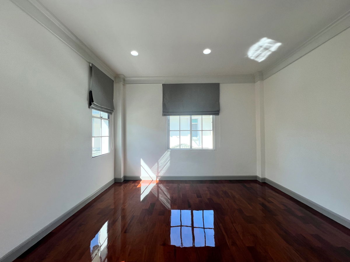 รูป 🧡 ให้เช่า บ้านเดี่ยว Golden nakara มอเตอร์เวย์ กรุงเทพกรีฑา อ่อนนุช ตกแต่งใหม่ 4 นอน สวนใหญ่ - รูปที่ 17/19