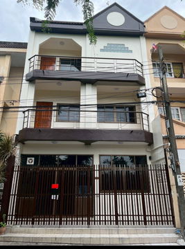 Townhouse for rent in Sukhumvit 48, affordable price. Interested? Line: @951qfbfi