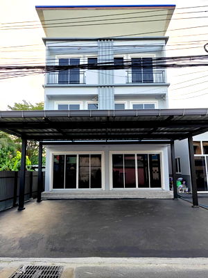 Home office for rent Bangkok : Office space for rent in a prime location in Bangna, near Central Bangna, with complete facilities. Just 1 km from Bangna-Trat Road.