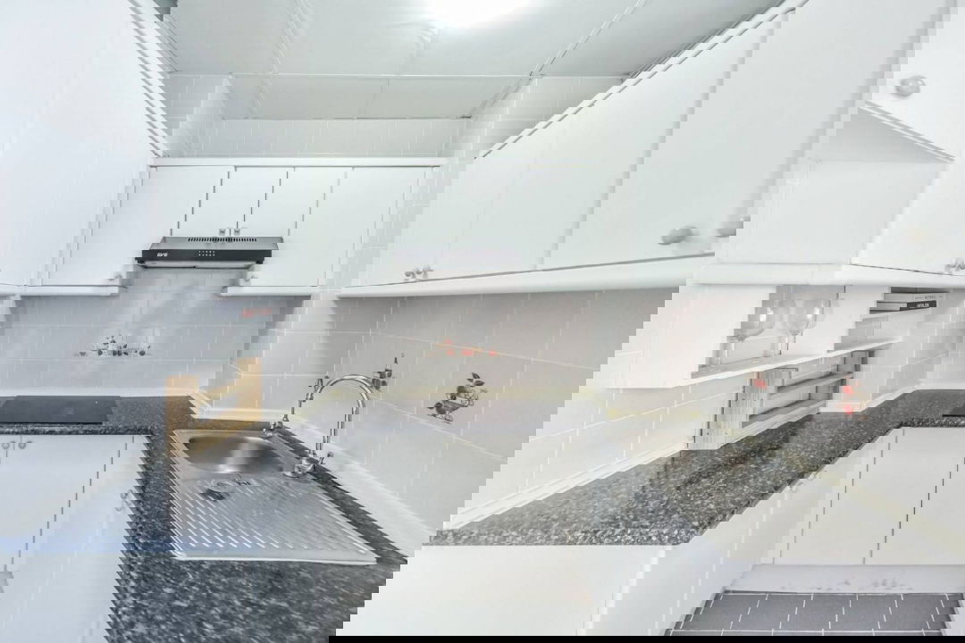 รูป ขายคอนโด Phayathai Plaza  ห้องสวยเพิ่งตกแต่งเสร็จ   เฟอร์นิเจอร์ เครื่องใช้ไฟฟ้าครบ มีที่จอดประจำห้อง SW003298 - รูปที่ 3/8