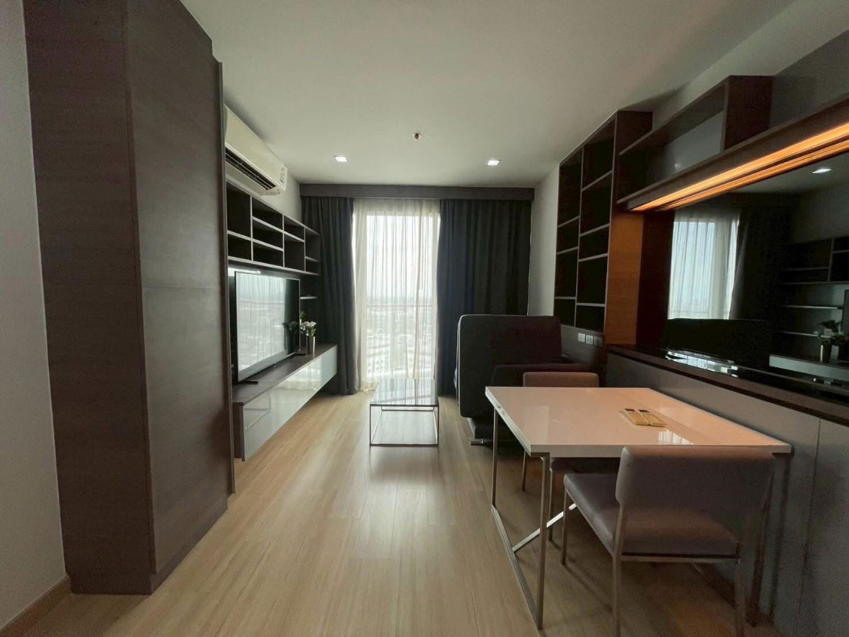 picture Sky Walk                     Residence  - 7/11