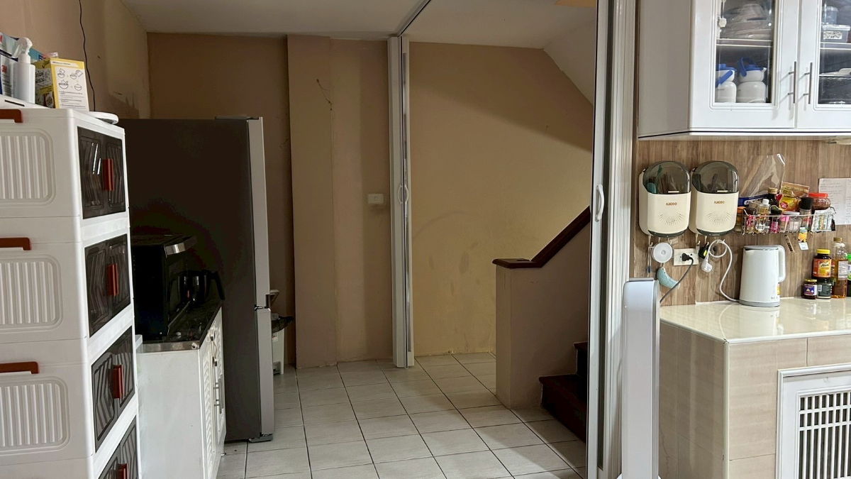 รูป ขายโฮมออฟฟิศ 4 ชั้น ซอยกรุงเทพกรีฑา 15 ทำเลดี ใกล้ทางด่วนและรร.นานาชาติ - รูปที่ 14/16