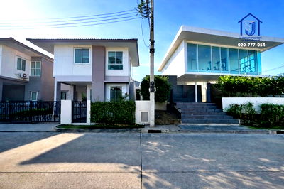 บ้านแฝด ถนนลำลูกกา : ขายบ้านแฝด 2 ชั้น หมู่บ้านฟอร์เร่ ลำลูกกา คลอง 5 ถนนเลียบคลอง 5 ฝั่งตะวันออก ใกล้วงแหวน–มอเตอร์เวย์