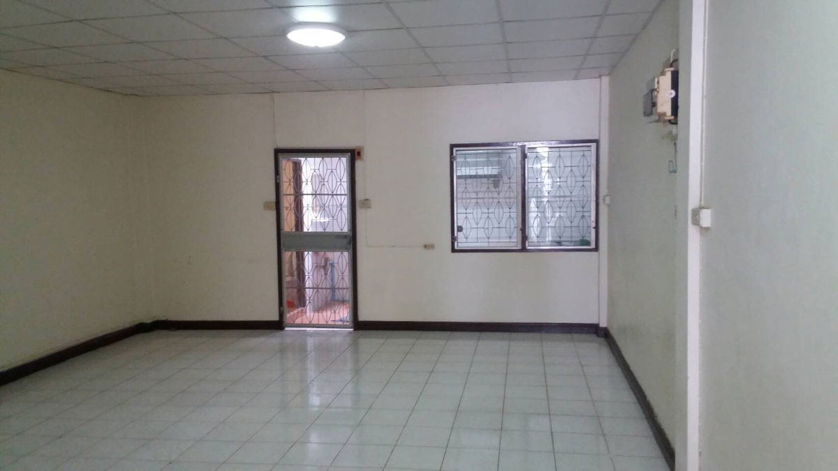 รูป ให้เช่า ทาวน์เฮ้าส์ 2 ชั้น 13,000 บาท/เดือน หมู่บ้านนภาลัย สามารถเดินจาก BTS บางนา  - รูปที่ 1/6