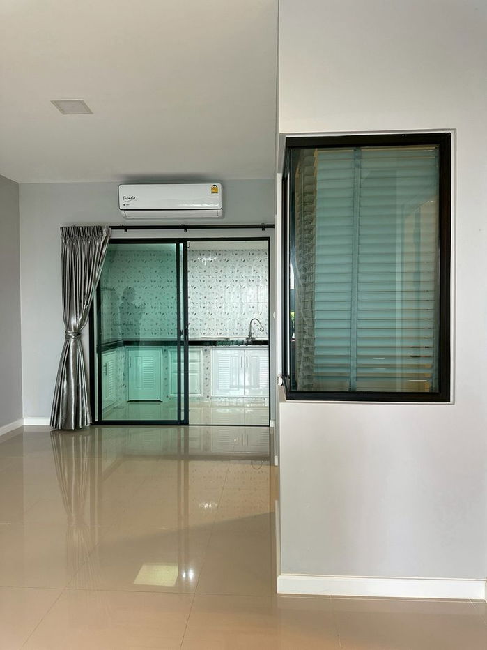 รูป 🏡 สิริ เพลส วงแหวน - ลำลูกกา ทาวน์โฮมมือสองรีโนเวทใหม่ พร้อมอยู่ - รูปที่ 3/12