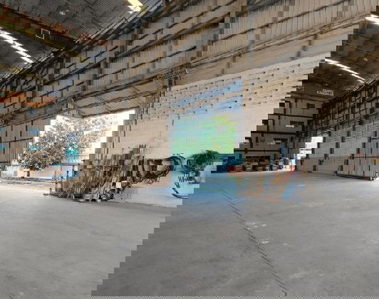 รูป  ให้เช่าโกดัง มีเครนพร้อมออฟฟิศ 4 ชั้น / ทำเล คลอง 6 ธัญบุรี / ถนนเลียบคลองหก / ใกล้ราชมงคลธัญบุรี /รถใหญ่ เทรลเลอร์ เข้าออกสะดวก - รูปที่ 5/12