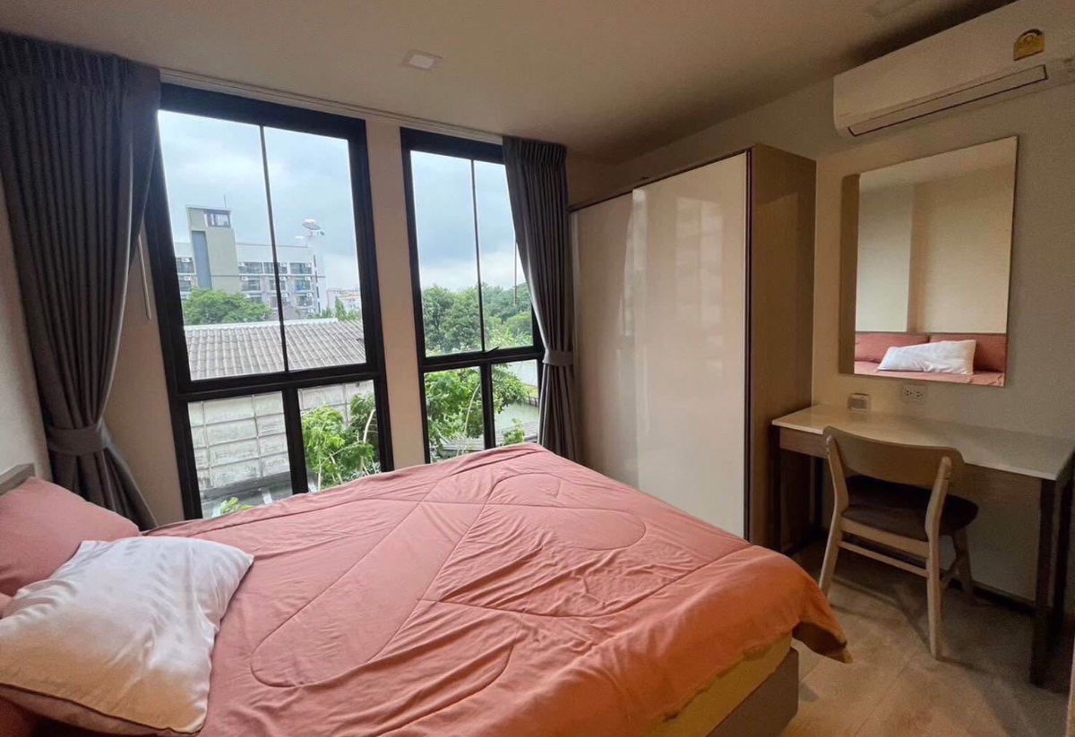 picture Chambers On Nut            Station  - 5/9