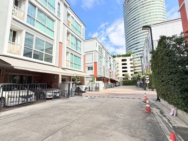 รูป ขายทาวน์โฮม โคเต้ เมซอง พระราม 3 Cote Maison 22.8 ตรว. พร้อมอยู่ หน้ากว้าง 6.5 เมตร โซนคลับเฮ้าส์   - รูปที่ 3/24