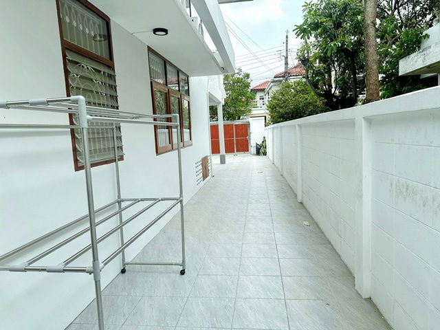 รูป วชิรธรรมสาธิต53-59 4นอน MRT สวนหลวง ร.9 1.4 กม. บ้านสุดหรู 80 ตร.วา. สุขุมวิท101/1 ประวิทย์และเพื่อน จัดเต็มเฟอร์ฯ - รูปที่ 6/8