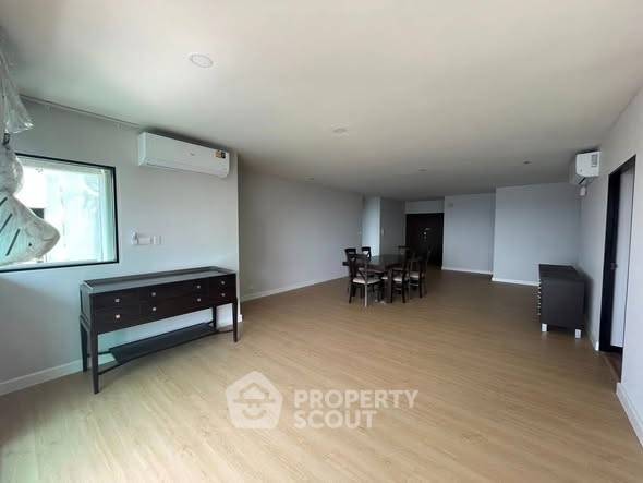 รูป คอนโด 3-ห้องนอน ที่ สาธร การ์เด้นส์ ใกล้ MRT สีลม (ID 2502739) - รูปที่ 3/16