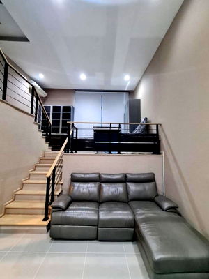 ทาวน์โฮมให้เช่า : ให้เช่า Arden พระราม3  ทาวน์โฮม 3 ชั้นครึ่ง 3นอน 4น้ำ 2ที่จอดรถ พระราม3 เข้าสาทร สีลม สะดวก