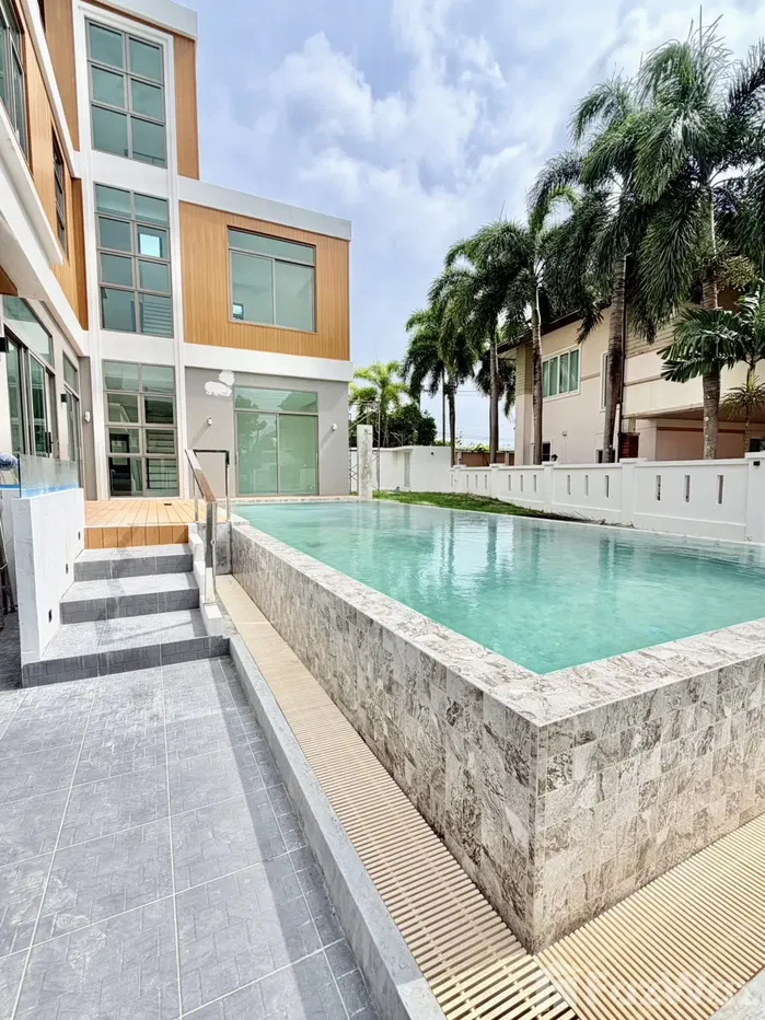 picture New Pool Villa at Chalong, Phuket 1877478 - 3/32