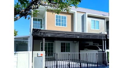 ทาวน์โฮม ถนนพระองค์เจ้าสาย คลอง 4 : ทาวน์โฮมรีโนเวทใหม่ แปลงมุม พร้อมสวน 29 ตร.ว.  เดอะ คัลเลอร์ส วงแหวนฯ-ลำลูกกา คลอง4 หลังใหญ่  4 นอน พร้อมสวน ราคา 2 ล้านต้น + โปรฯ ฟรี!! หลายรายการ