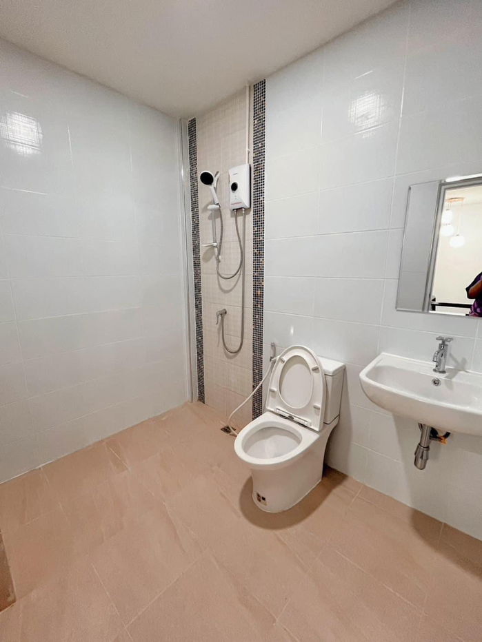 รูป 🏡 ให้เช่า ทาวน์โฮม 2 ชั้น รัชดา–ห้วยขวาง 📍 ประชาราษฎร์บำเพ็ญ เดินทางสะดวก 🌍 รับผู้เช่าต่างชาติ - รูปที่ 8/9