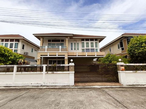 FOR SALE  HOUSE PROPERTY  5500000 BAHT.