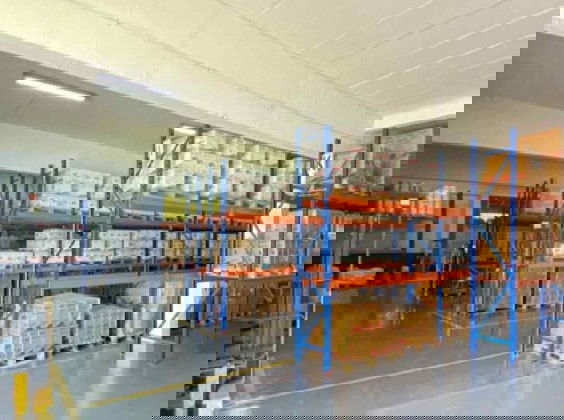 รูป ให้เช่าโรงงานพร้อมสำนักงาน บนที่ดิน 4 ไร่ อยู่ในนิคมอุตสาหกรรมนำไกร ลาดกระบัง / พื้นที่สีม่วง / พื้นที่ใช้สอยรวม 4050 ตารางเมตร รถเทรลเลอร์ เข้าออกได้ - รูปที่ 11/13