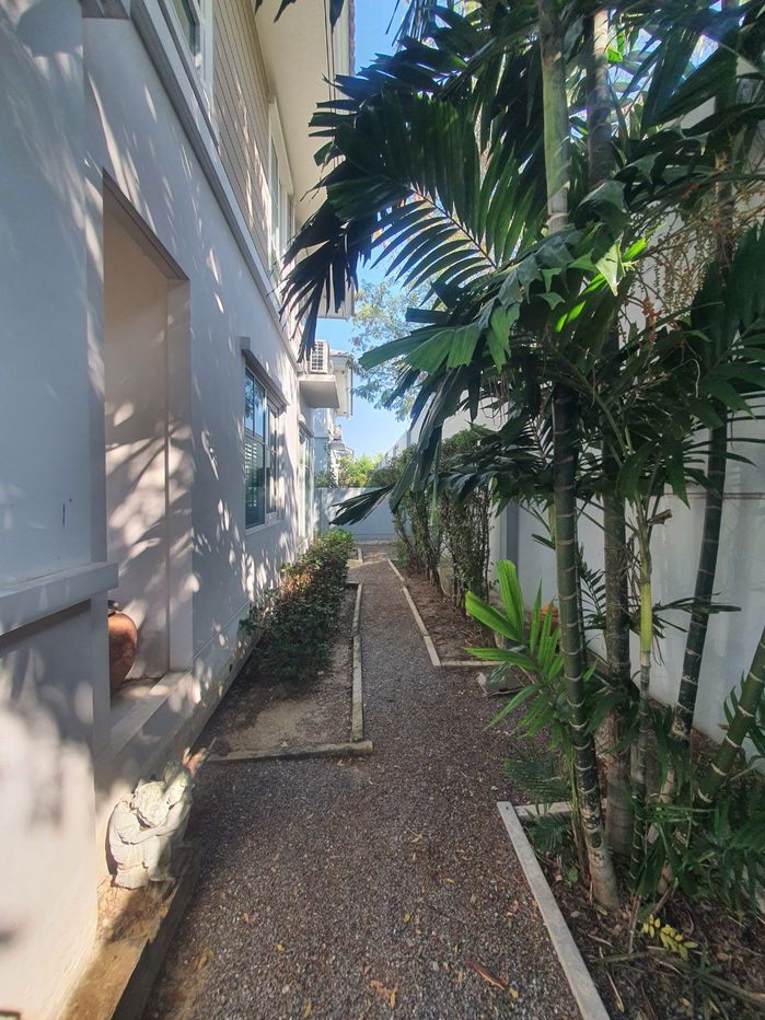 รูป ขายบ้านเดี่ยวหลังมุม ม.วิลลาจจิโอ ปิ่นเกล้า-ศาลายา จาก Land & Houses  บ้านสวย สไตล์ Urban Cottage, สวนรอบบ้านร่มรื่น, ใกล้มหาวิทยาลัยมหิดล เพียง 3 กม.  - รูปที่ 11/48