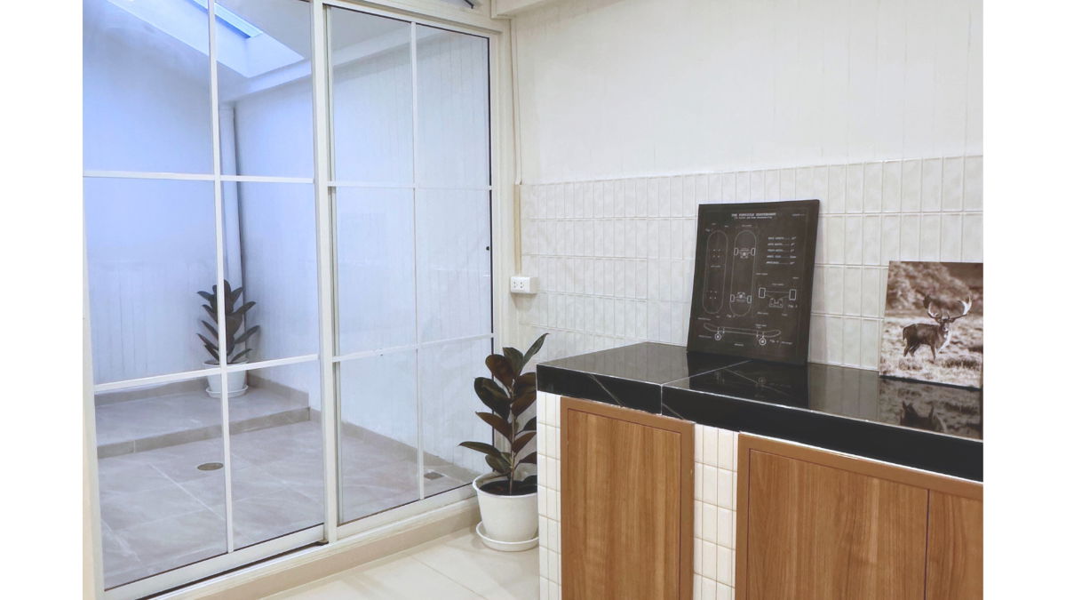 รูป ทาวน์โฮมรีโนเวทใหม่ทั้งหลัง ทิพย์พิมาน การ์เด้น บ้านกล้วย-ไทรน้อย 900 เมตร ถึงแจส กรีน วิลเลจ บางบัวทอง 4 ห้องนอน 1 ห้องอเนกประสงค์ ราคา 2 ล้านต้นๆ   - รูปที่ 6/19