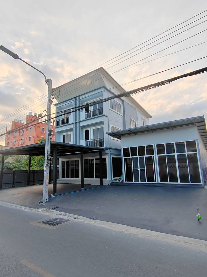 รูป สำนักงานให้เช่า ทำเลทองย่านบางนา ใกล้ Central Bangna พร้อมสิ่งอำนวยความสะดวกครบครัน ติดถนนลาดยาง เข้าซอยจากถนน บางนา-ตราด เพียง 1 กม. - รูปที่ 2/12