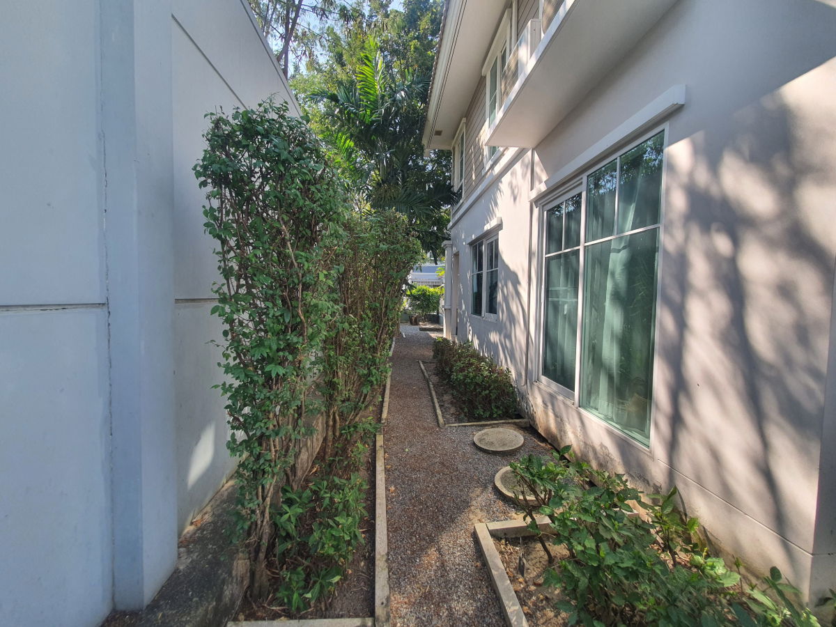 รูป ขายบ้านเดี่ยวหลังมุม ม.วิลลาจจิโอ ปิ่นเกล้า-ศาลายา จาก Land & Houses  บ้านสวย สไตล์ Urban Cottage, สวนรอบบ้านร่มรื่น, ใกล้มหาวิทยาลัยมหิดล เพียง 3 กม.  - รูปที่ 12/48