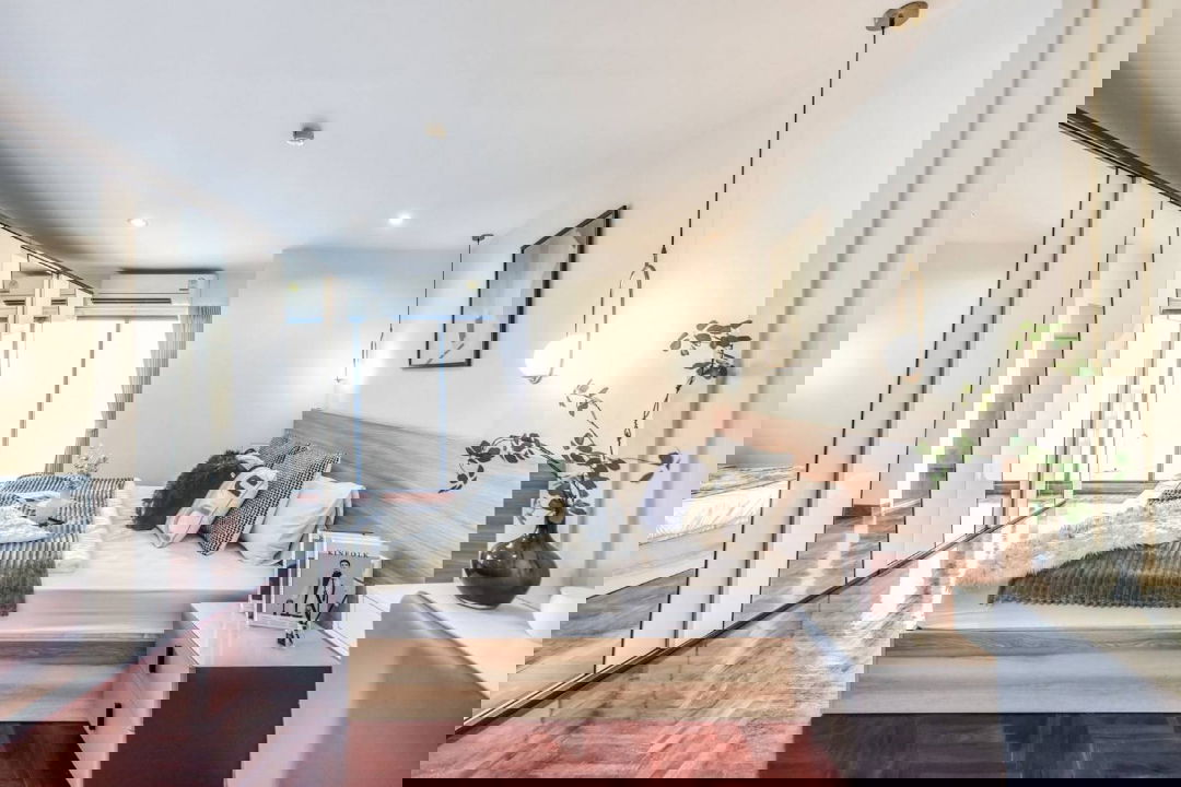 รูป ขายคอนโด Phayathai Plaza  ห้องสวยเพิ่งตกแต่งเสร็จ   เฟอร์นิเจอร์ เครื่องใช้ไฟฟ้าครบ มีที่จอดประจำห้อง SW003298 - รูปที่ 4/8