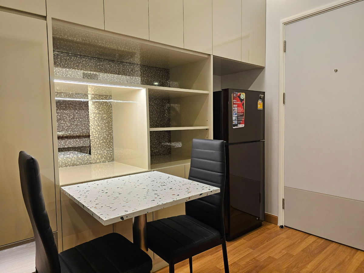 รูป 🟢ห้องสวย!! พร้อมเข้าอยู่!! 🟢ลุมพินี เพลส รัชดา - สาธุ ใกล้ เซ็นทรัลพระราม 3, BTS ช่องนนทรี สอบถาม📱ADD LINE @572aurac แอดมินตอบไว✨ - รูปที่ 6/8