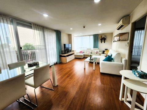 Centric Scene Ari 2 Condo (2 bed 2bath)