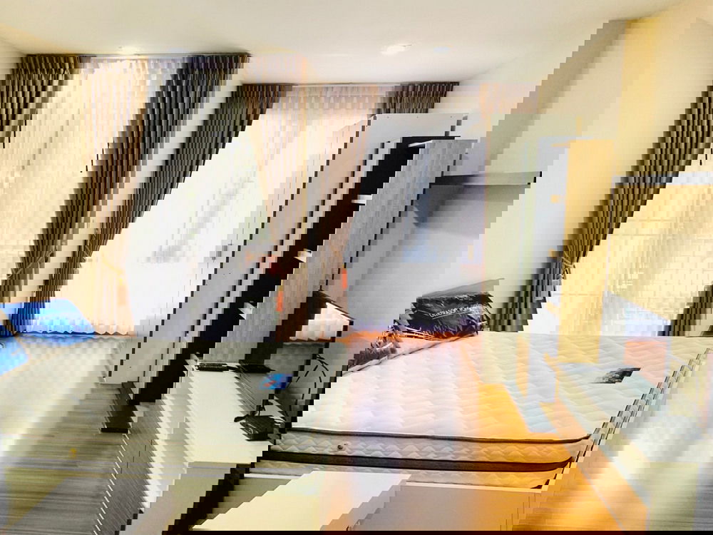 รูป Call : 091-545-5346 คอนโด แอร์ลิงค์ เรสซิเดนซ์ ใกล้ Airport Link ลาดกระบัง 29 ตารางเมตร ชั้น2 อาคาร 2 หน้าโครงการ ตกแต่งครบ (ขายพร้อมผู้เช่า) - รูปที่ 1/11