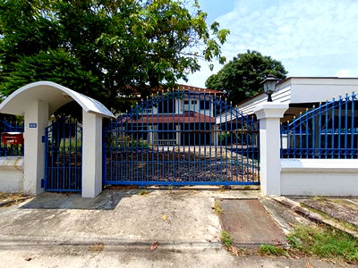 Houses for sale Thanon Chaloem Phra Kiat Ratchakan Thi 9 : FOR SALE  HOUSE PROPERTY  9240000 BAHT.