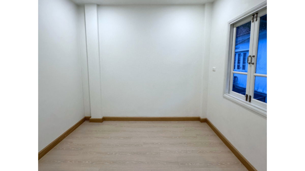 รูป ทาวน์โฮมรีโนเวทใหม่ทั้งหลัง ทิพย์พิมาน การ์เด้น บ้านกล้วย-ไทรน้อย 900 เมตร ถึงแจส กรีน วิลเลจ บางบัวทอง 4 ห้องนอน 1 ห้องอเนกประสงค์ ราคา 2 ล้านต้นๆ   - รูปที่ 16/19