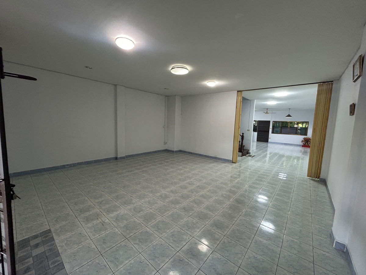 รูป Townhome for rent near BTS Punnawithi (SPSJP01) - รูปที่ 4/34