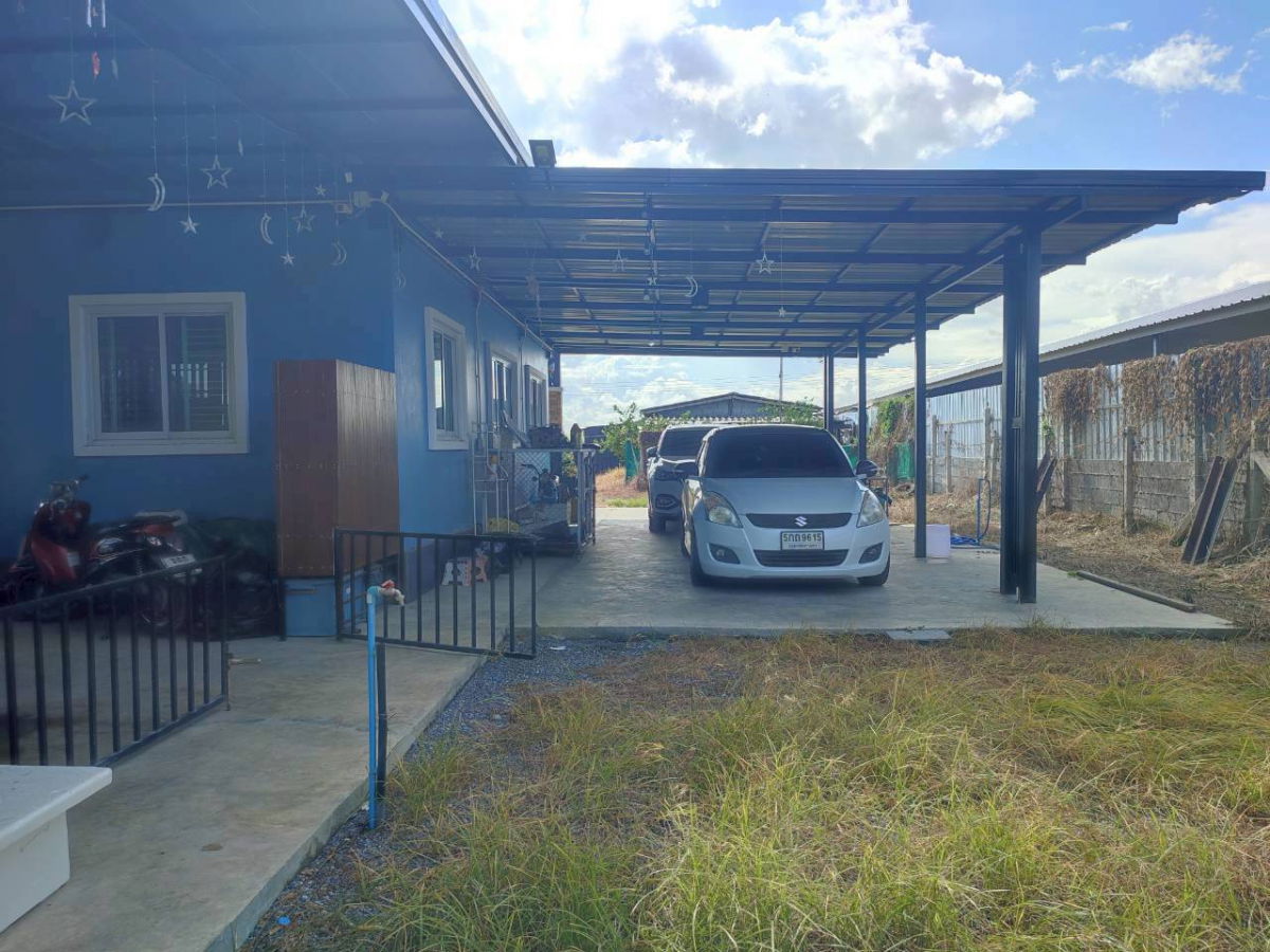 picture 🏡 Single-Storey House with Large Land Near M81 Motorway  📌 Listing no. 94777 - 8/15