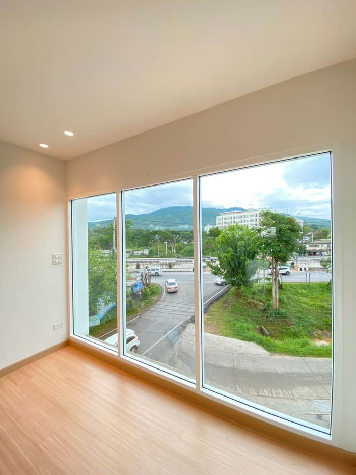 picture Three-story office space for rent with 3 bedrooms,3 toilets and 1 kitchen. - 9/11