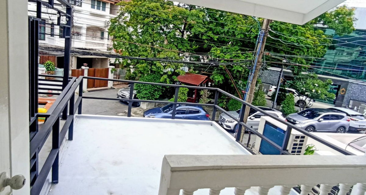 รูป (224AGJD) ทาวน์โฮม ลาดพร้าว 128/1 ใกล้ถนนใหญ่ 50 เมตร | พื้นที่กว้างและการเดินทางสะดวกสบาย |คุณเจษฎ์089-987-2251|LINE:@HatcheryAgent - รูปที่ 8/11