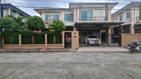 🏡 บ้านเดี่ยว 2 ชั้น พัฒนาการ – พร้อมเข้าอยู่ 📍 ทำเลพัฒนาการ 🌳 วิว สวน 🏊♂️ สระว่ายน้ำในหมู่บ้าน