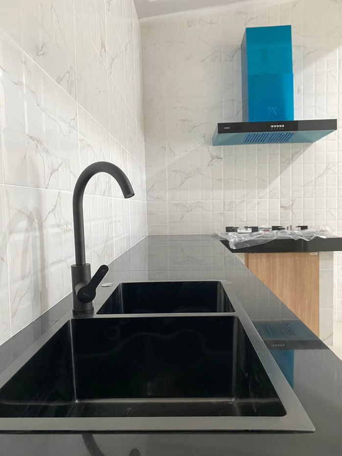 picture Three-story office space for rent with 3 bedrooms,3 toilets and 1 kitchen. - 4/11