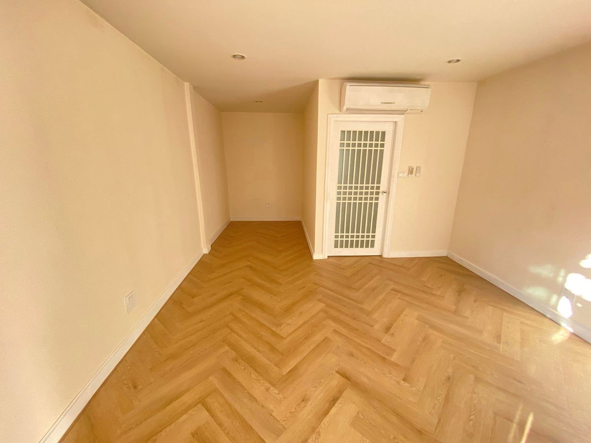 รูป เช่า ให้เช่า ปล่อยเช่า ทาวน์โฮม ปทุมวัน ซอยเกษมสันต์ 1 ราคาถูก สนใจ Line: @951qfbfi - รูปที่ 4/6