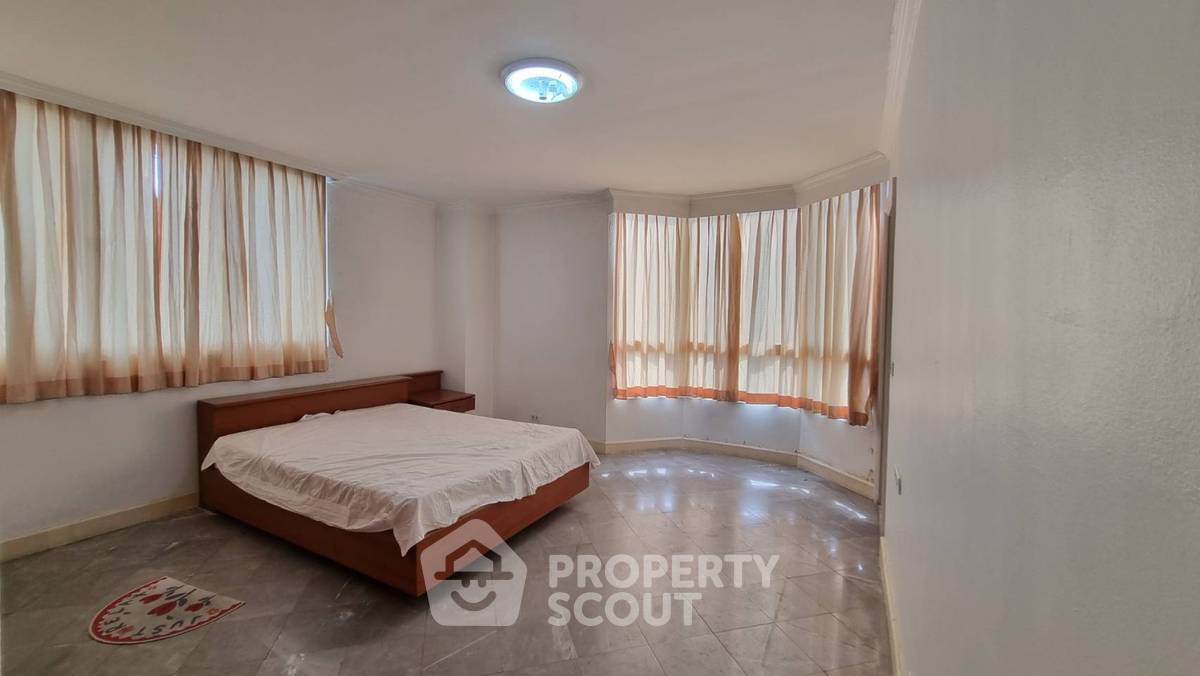 รูป คอนโด 3-ห้องนอน ที่ รอยัล คาสเทิล พัฒนาการ ใน สวนหลวง (ID 382456) - รูปที่ 4/11