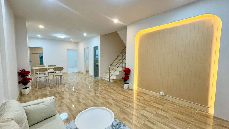 รูป 🏡 บ้านเดี่ยว หมู่บ้านสุชา ติดถนนบางบัวทอง–สุพรรณบุรี 📍 ซอย 2 ถนนเมน หลังบ้านวิวทุ่งนา บรรยากาศสงบ ร่มรื่น - รูปที่ 3/13