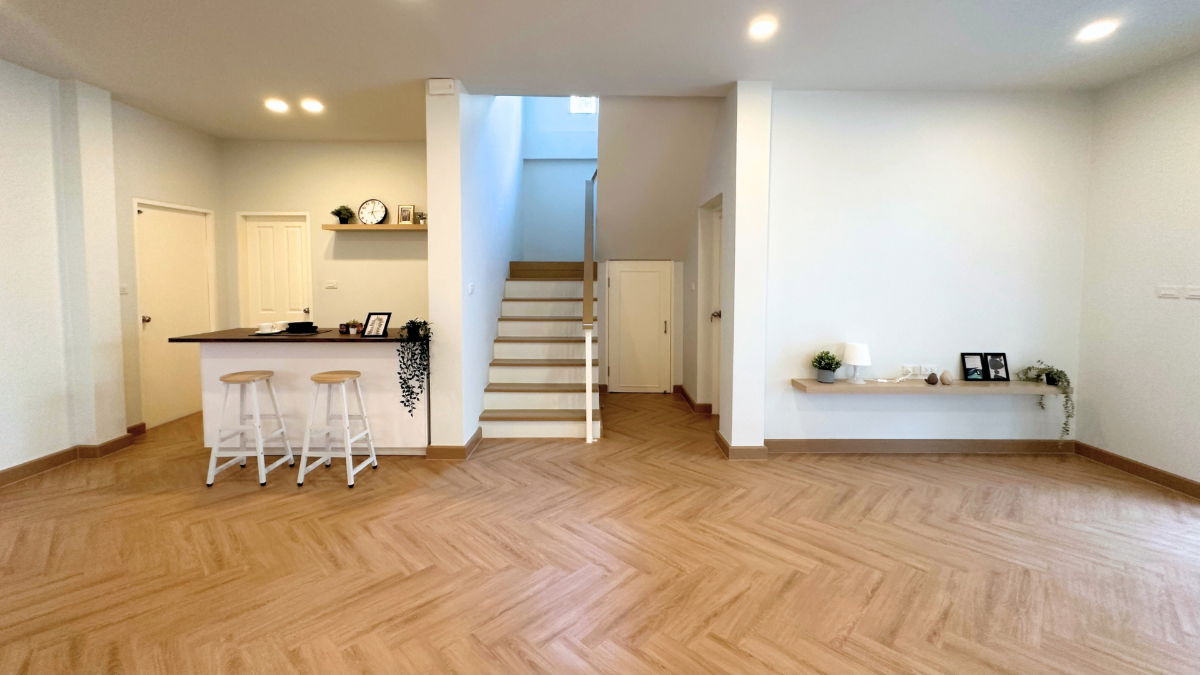 รูป บ้านรีโนเวทใหม่ทั้งหลัง พร้อมอยู่ บ้านพร้อมพัฒน์ 1 รามอินทรา ถนนปัญญาอินทรา (หทัยราษฎร์ 39)ใกล้ซาฟารีเวิลด์ - รูปที่ 2/16