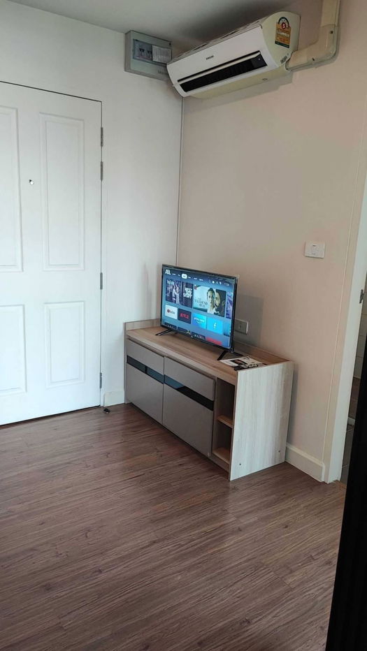 picture Hallmark Ngamwongwan - 5/9