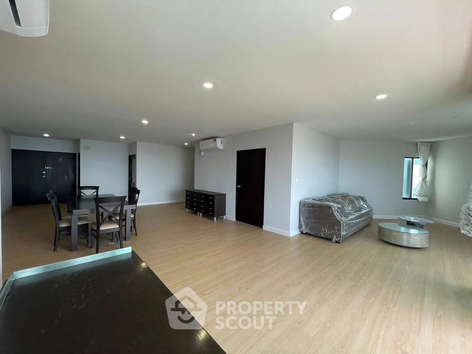 รูป คอนโด 3-ห้องนอน ที่ สาธร การ์เด้นส์ ใกล้ MRT สีลม (ID 2502739) - รูปที่ 8/16