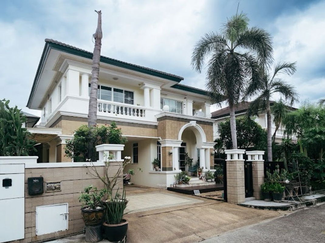 รูป บ้านเดี่ยวหรู ลดาวัลย์ รามอินทรา กม.2 — ทำเลศักยภาพ ใกล้ BTS ลาดปลาเค้า - รูปที่ 1/17