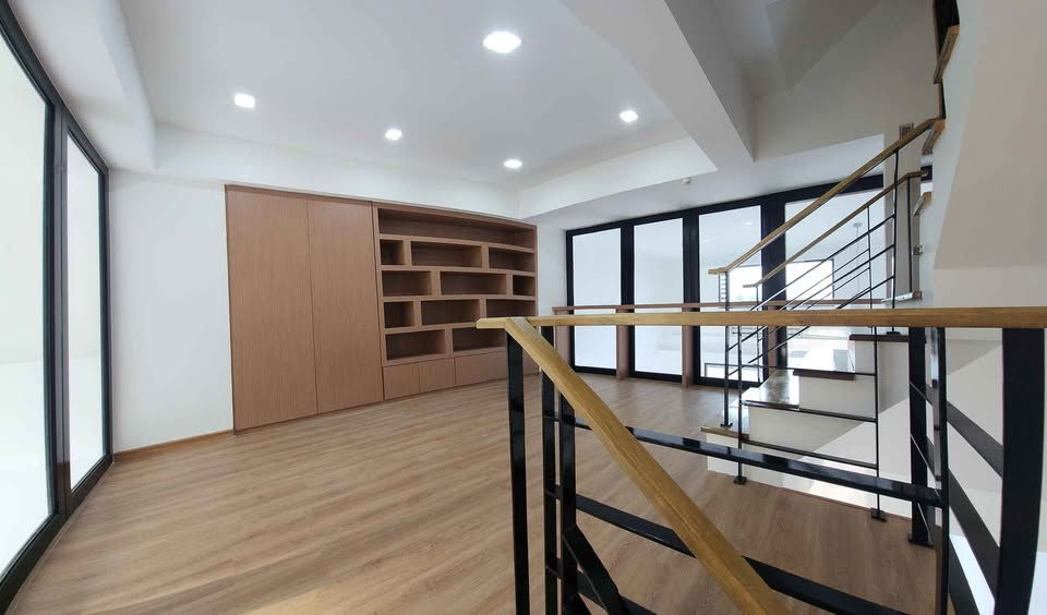 picture 🏢 For Rent: Modern 3.5-Storey Home Office on Main Road 💰 Rent 75,000 THB | Ref. RS4408 - 9/25